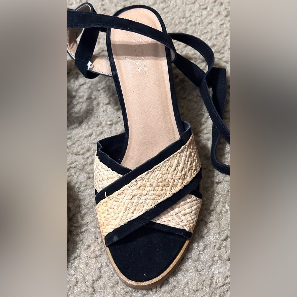 bettye muller Black and Natural Woven Strappy Block Heel Sandals - Picture 7 of 7